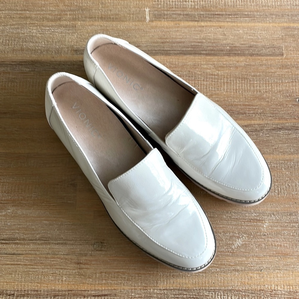 Vionic patent leather Kensley loafer